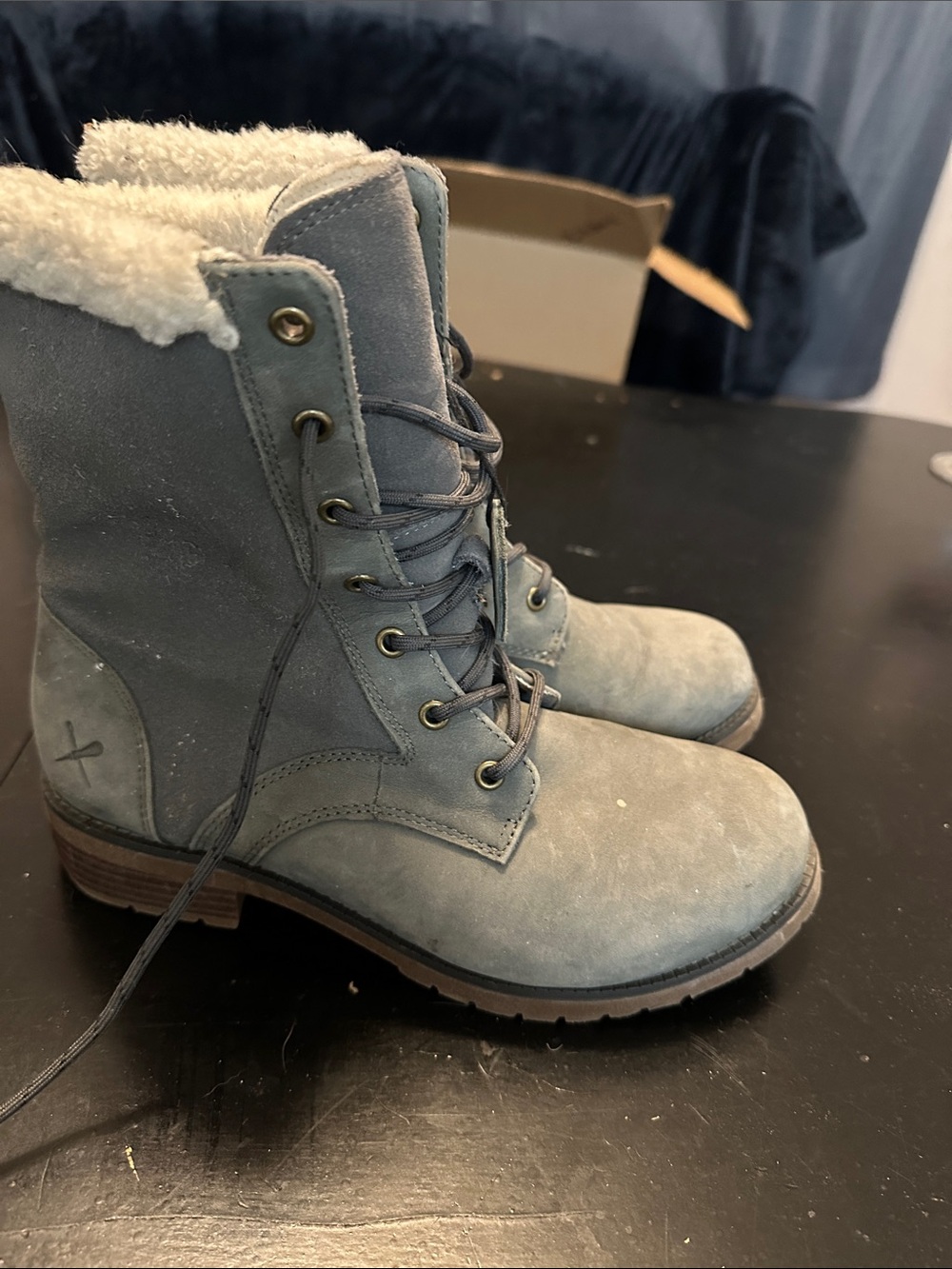Denver Hayes Gray Lace-Up Faux Fur Collar Boots